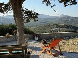 Peaceful Private Cottage Retreat in Countryside