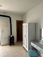 Peaceful Private Cottage Retreat in Countryside