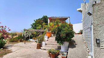 Peaceful Private Cottage Retreat in Countryside