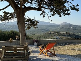 Peaceful Private Cottage Retreat in Countryside