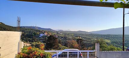 Peaceful Private Cottage Retreat in Countryside