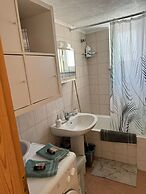 Peaceful Private Cottage Retreat in Countryside