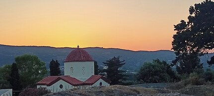 Peaceful Private Cottage Retreat in Countryside