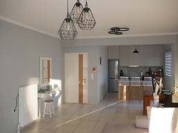 Gio s Central Cosy Apartment With Private Balcony