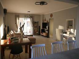 Gio s Central Cosy Apartment With Private Balcony