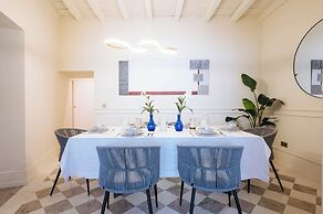 Luxurious Apartment with Patio and Pool