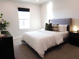 5020 PLace - Luxury Apartment