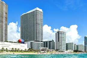 Oceanview Condo with Pool & Relaxation