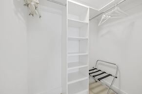 Oceanview Condo with Pool & Relaxation