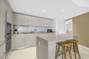 Oceanview Condo with Pool & Relaxation