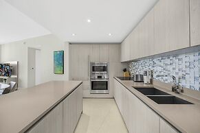 Oceanview Condo with Pool & Relaxation