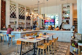 Oceanview Condo with Pool & Relaxation