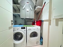 Comfort 2 bedrooms Apt w balcony&parking