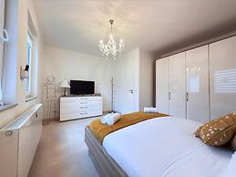 Comfort 2 bedrooms Apt w balcony&parking