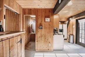 Room-mt Baker Apt, Pets OK, Wifi and AC