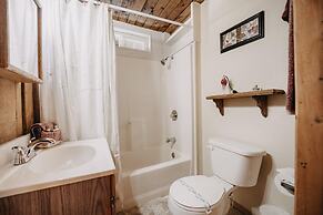 Room-mt Baker Apt, Pets OK, Wifi and AC