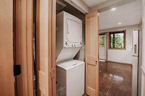 Ensuite 08 - A Newly Remodeled Studio - A Perfect Romantic Getaway