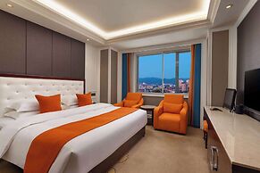 Hawthorn by Wyndham Dehong Mangshi