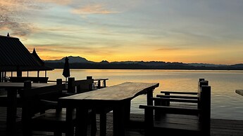 Kawarin Saiyai Cottage and Lake