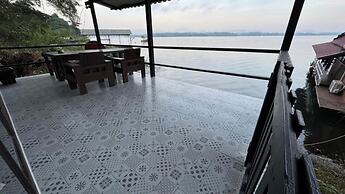 Kawarin Saiyai Cottage and Lake