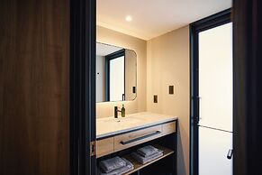 BASE LAYER HOTEL NAGOYA
