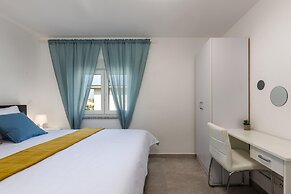 Adorable Home With Balcony and Swimming Pool