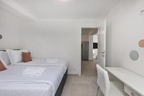 Nice Apartment With Terrace and Swimming Pool