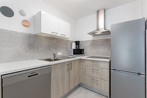 Nice Apartment With Terrace and Swimming Pool