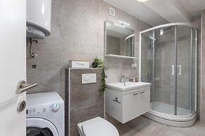 Nice Apartment With Terrace and Swimming Pool