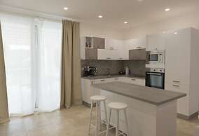 Villa dei Monti With Pool Near Cisternino