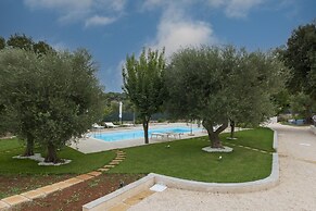 Villa dei Monti With Pool Near Cisternino