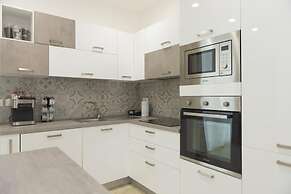 Villa dei Monti With Pool Near Cisternino