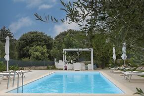 Villa dei Monti With Pool Near Cisternino