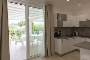 Villa dei Monti With Pool Near Cisternino