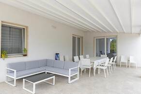 Villa dei Monti With Pool Near Cisternino