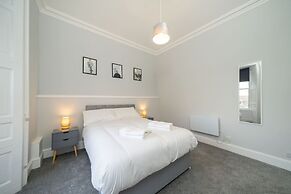 Lochside Apartment C
