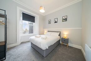 Lochside Apartment C