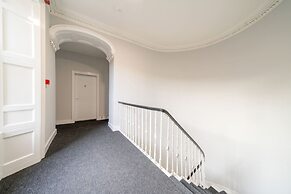 Lochside Apartment C