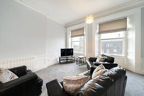 Lochside Apartment C