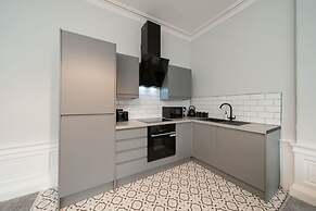 Lochside Apartment C