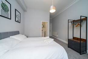 Lochside Apartment C