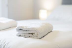 Lochside Apartment C