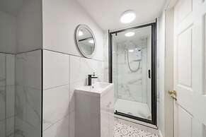 Lochside Apartment C