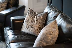 Lochside Apartment C