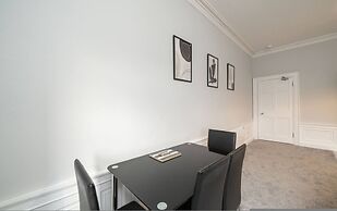 Lochside Apartment C