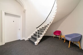 Lochside Apartment B