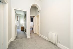 Lochside Apartment B