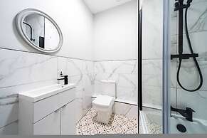 Lochside Apartment B