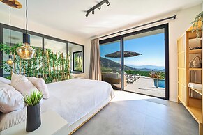 Villa Oxy & Seaview & Private Pool & Indoor Heated Pool