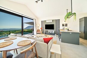 Villa Oxy & Seaview & Private Pool & Indoor Heated Pool